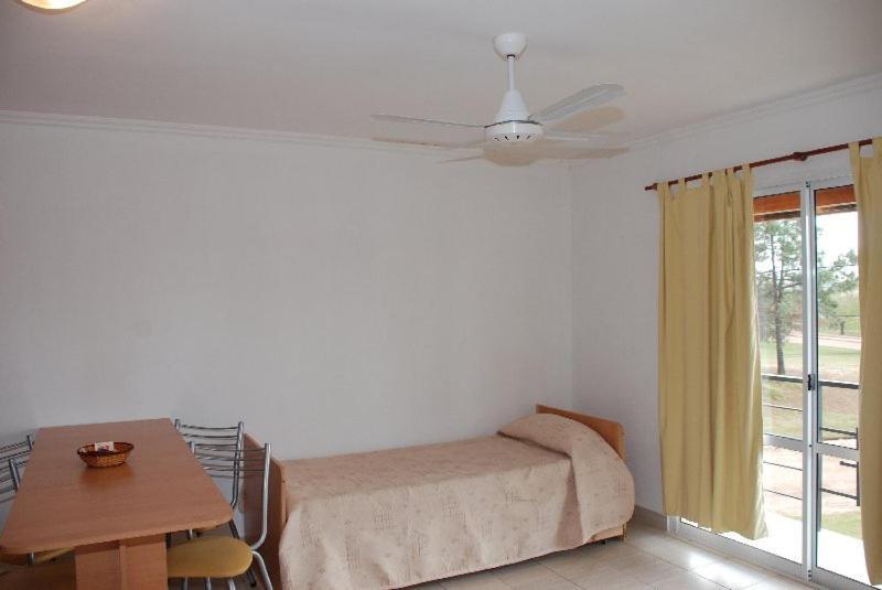 Brisas Del Lago Apartamentos Colón Esterno foto