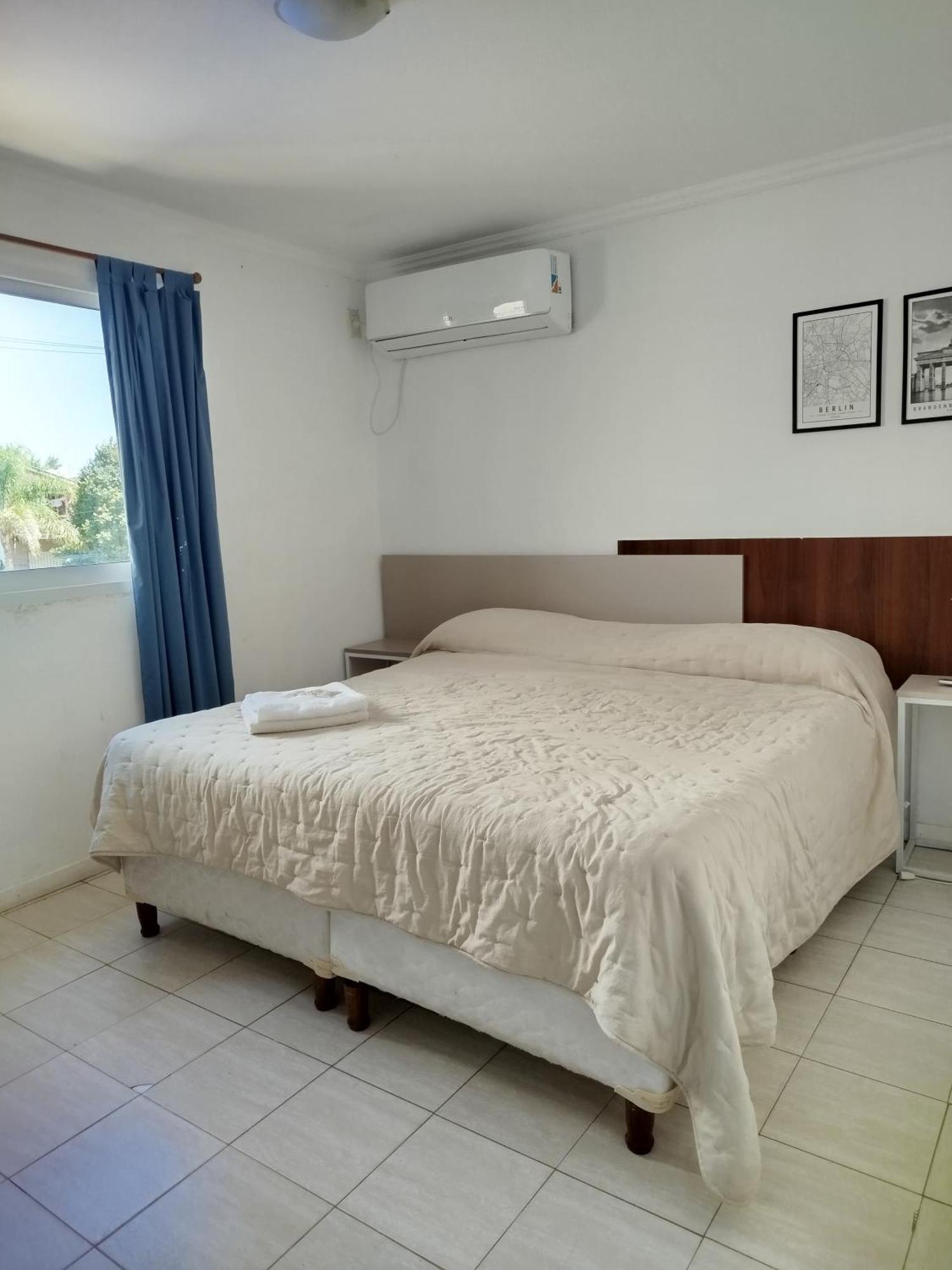 Brisas Del Lago Apartamentos Colón Esterno foto